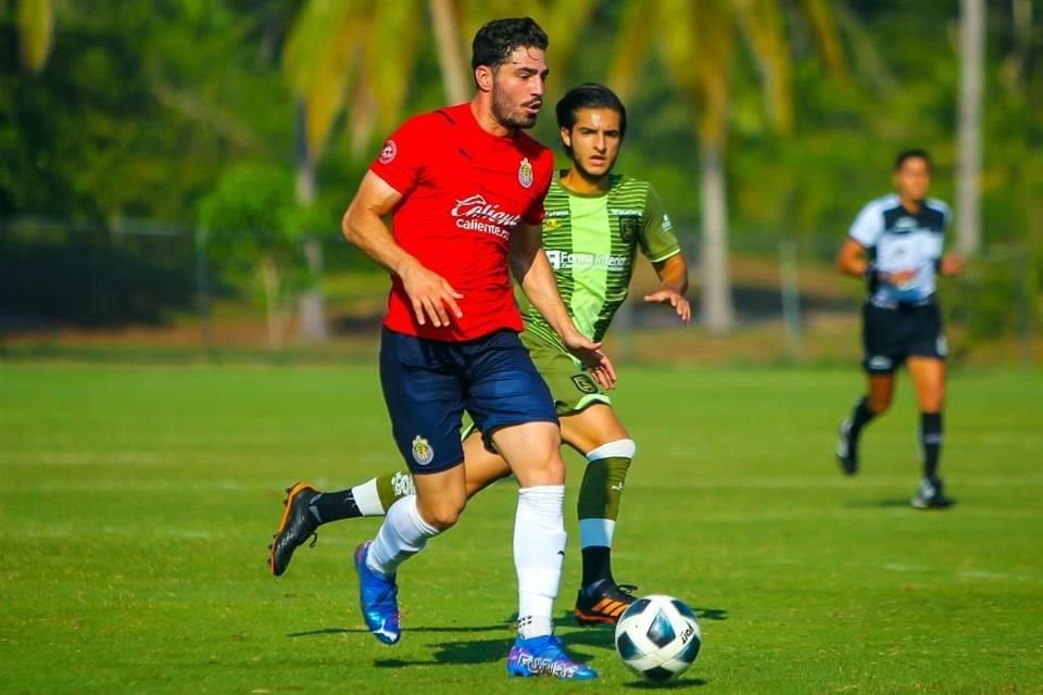 Con el resultado de 8-0 a favor de las Chivas, terminó el primer partido amistoso para el equipo.