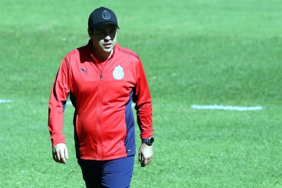 El técnico reconoce que si va a integrarse algún refuerzo, debe ser lo más rápido posible.