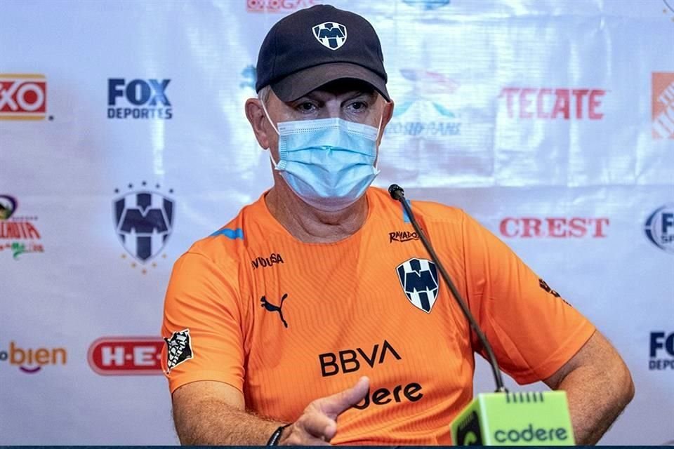 El estratega rayado felicitó a las nuevas campeonas de la Liga MX Femenil.