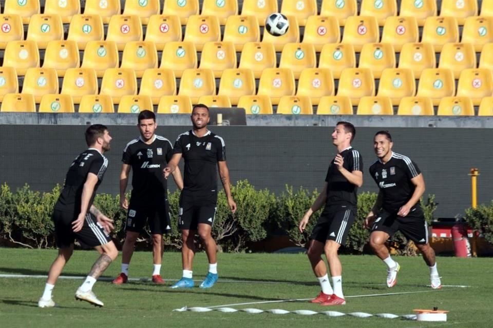 Los Tigres entrenaron en el Estadio Universitario a doble sesión, pero Jesús Angulo todavía no se entrena al parejo.