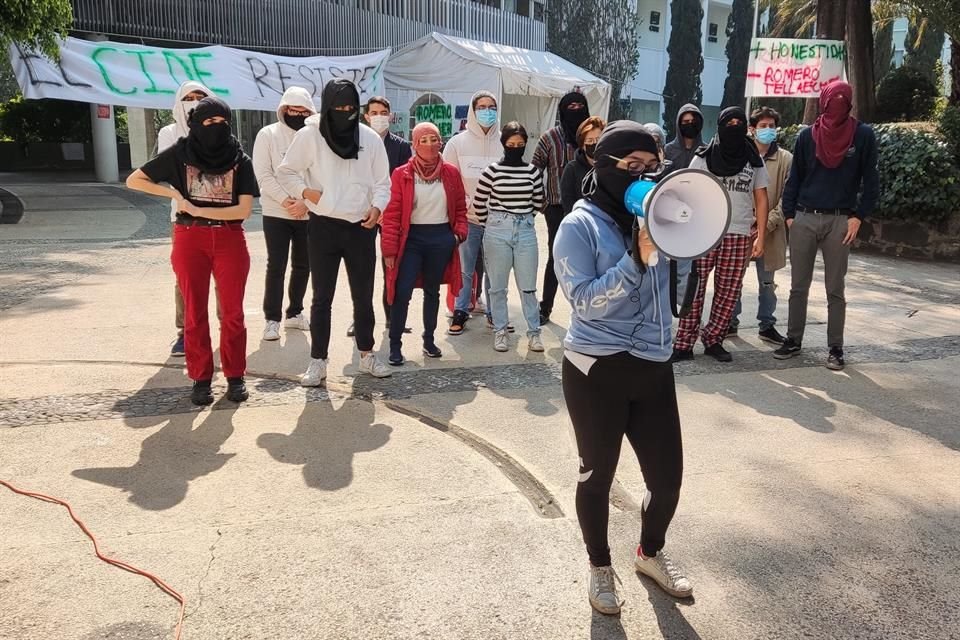 Estudiantes que acampan en el sitio acusan que la cerrazón de autoridades que detonó esta actividad ha sido persistente.