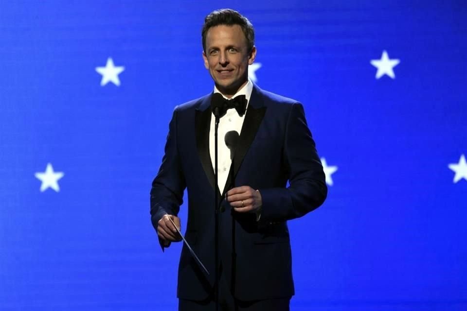 El conductor y comediante Seth Meyers dio positivo a Covid-19, por lo que tuvo que cancelar su talk-show por el resto de la semana.