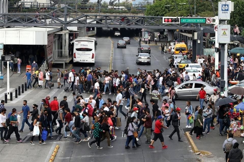 Tras las fiestas decembrinas y el arribo de la variante Ómicron, los casos de Covid-19 se dispararon en Jalisco.