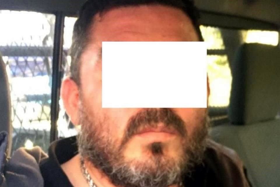 Rogelio 'N', de 44 años, fue detenido por atacar a la mujer y a los policías.