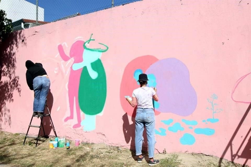 Con un mural y dinámicas en redes sociales, familiares y amigos de Wendy Sánchez exigen su localización.