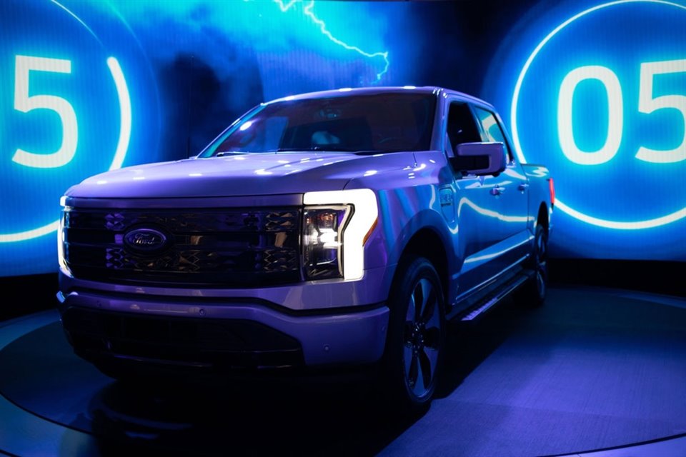 Ford duplicará la producción de su F-150 Lightning, tras la fuerte demanda. 