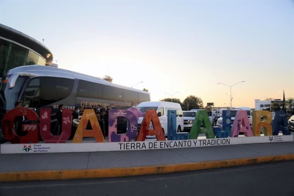 Desde el pasado viernes se han cancelado 65 vuelos desde y hacia el aeropuerto de Guadalajara, de acuerdo con cifras del GAP.