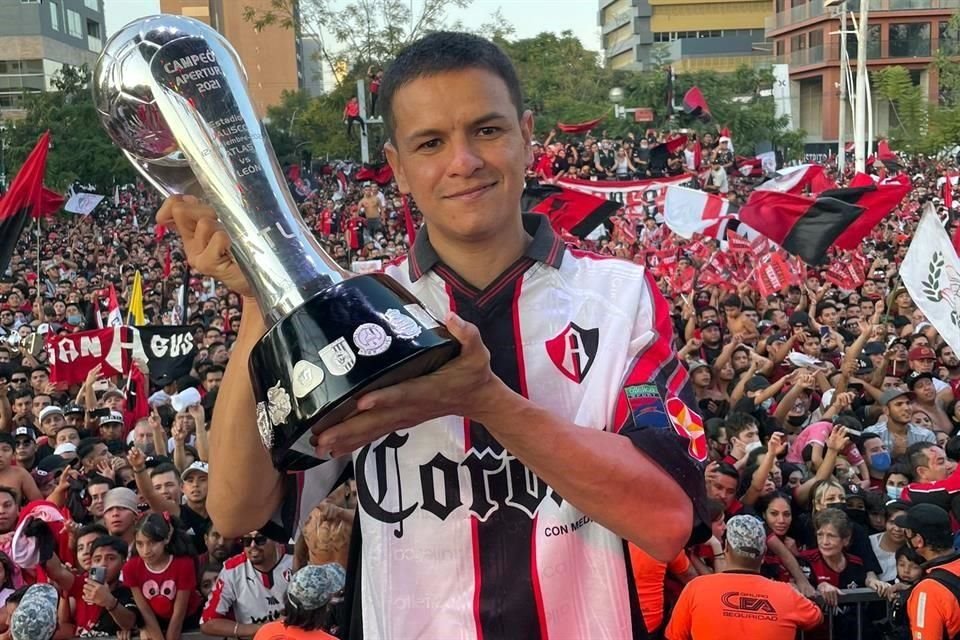 Jah Fabio pudo festejar con los campeones el pasado 13 de diciembre en su desfile.