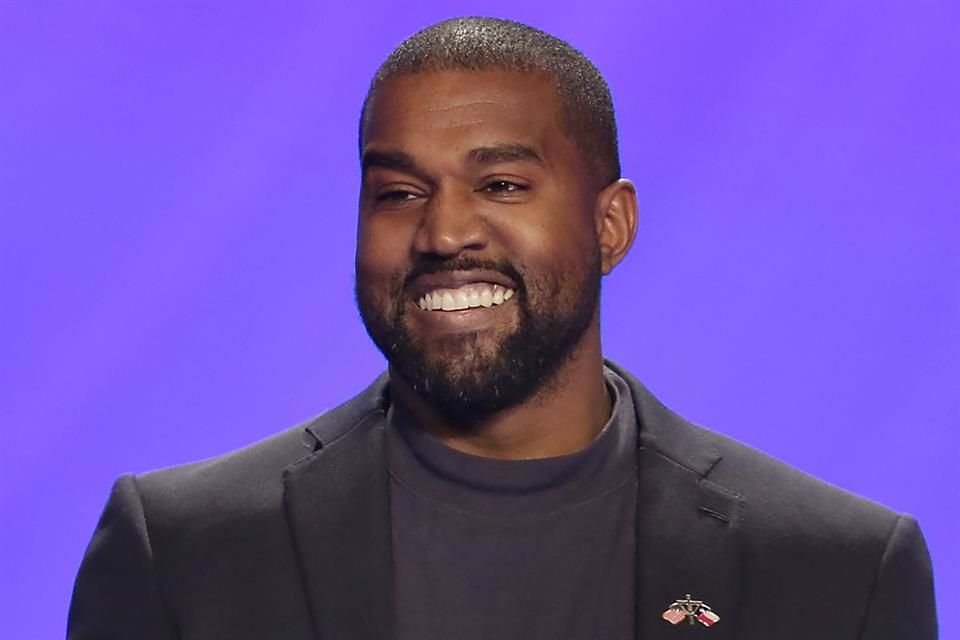 Kanye West espera invitar al mandatario Vladimir Putin a uno de los shows que planea dar en el viaje a Rusia que alista.