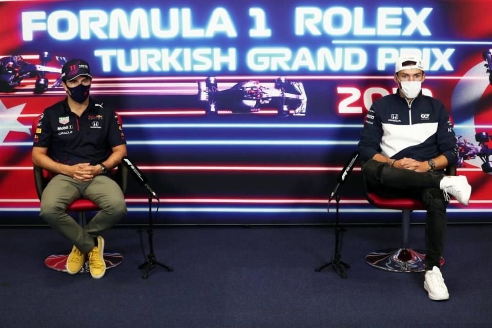 No es la primera ocasión que Gasly (derecha), se queda de no tener una oportunidad en Red Bull.