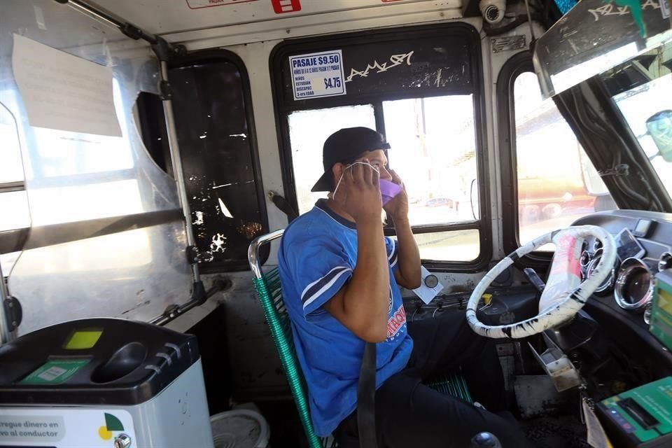 La dependencia resaltó que el uso de cubrebocases en el transporte público es una disposición que deben acatar tanto usuarios como choferes.