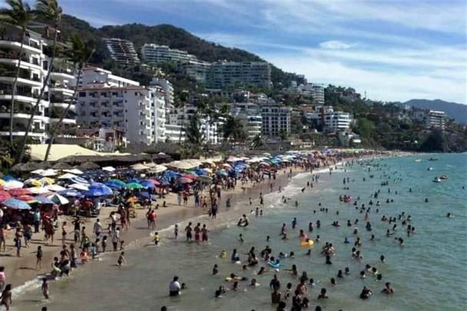 Aunque Puerto Vallarta es el tercer Municipio con mayor alza de casos de Covid, Alcalde dice que el incremento es nacional e internacional.