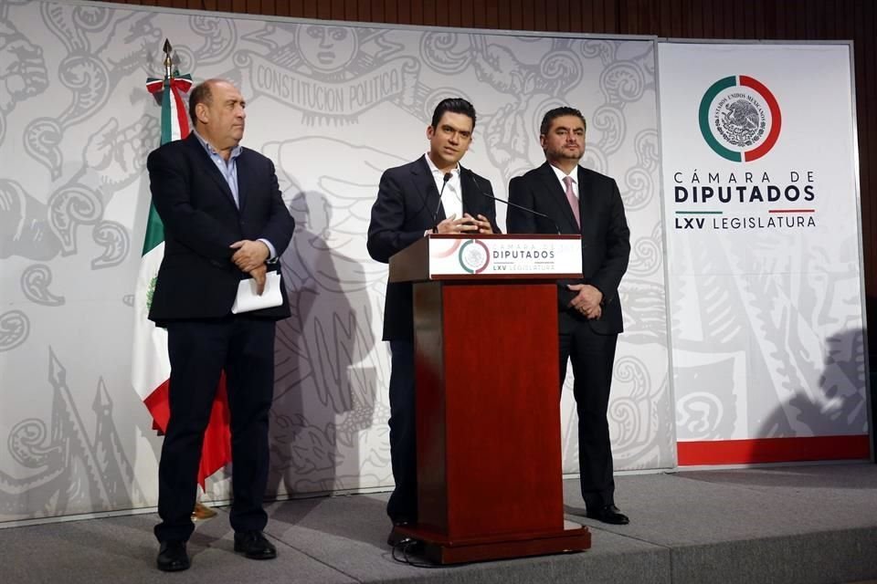 Coordinadores de PRI, PAN y PRD pidieron al Presidente de la Cámara de Diputados que presente ante la Corte una controversia constitucional contra decretazo de AMLO.