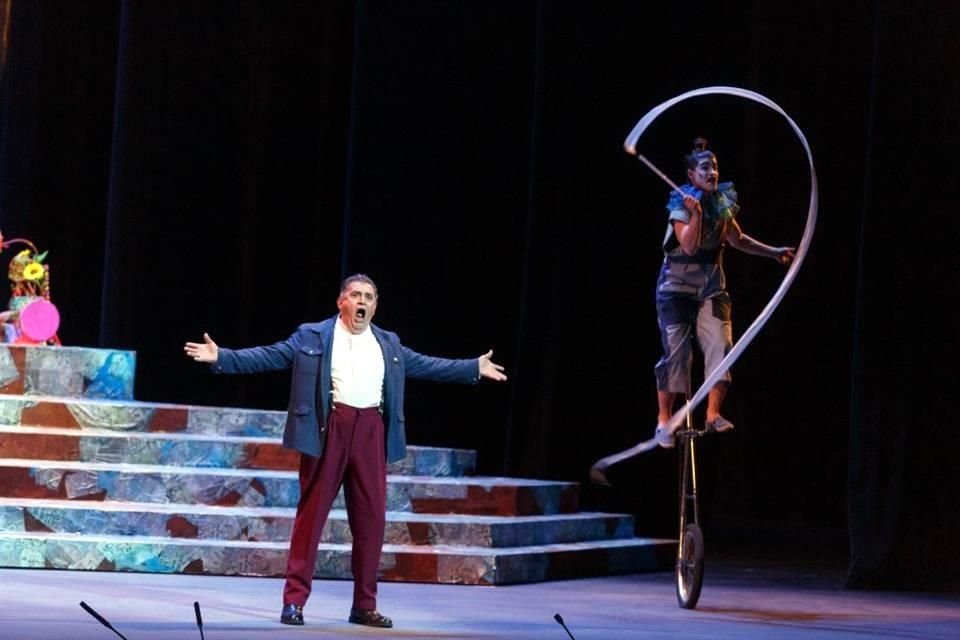 A finales de noviembre del año pasado, el día 25, Rafael Rojas realizaba el último ensayo de la ópera 'Pagliacci' y se desvaneció en el escenario.