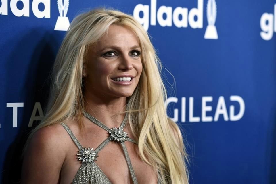 Matthew Rosengart, abogado de Britney Spears, acusó a su padre de conducta criminal tras encontrar un dispositivo de grabación.