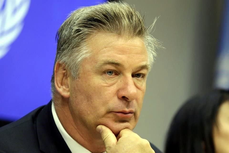 La familia de un militar asesinado en Afganistán demandó al actor Alec Baldwin por acusarlos de participar en los disturbios del Capitolio.