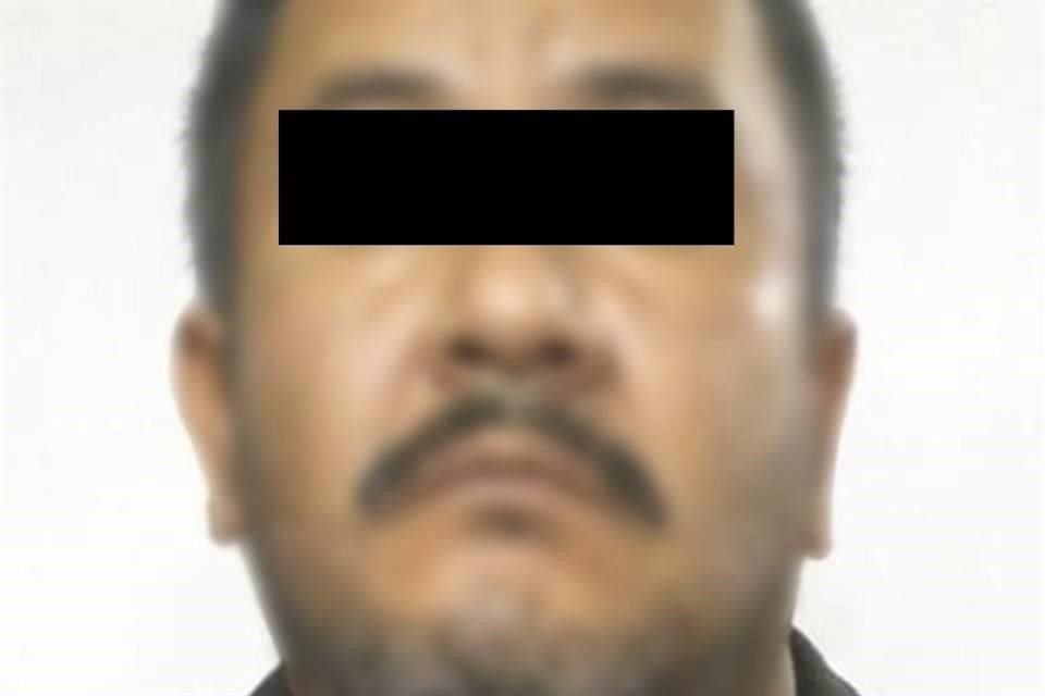 Roberto N, de 45 años, quien se encontraba en su día de descanso al momento de hacer la extorsión.