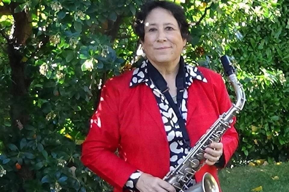 Nathalie Braux, saxofonista y clarinetista francesa, escribió 'Los Desafíos del Jazz en Jalisco', que presentará en el Museo de la Ciudad.