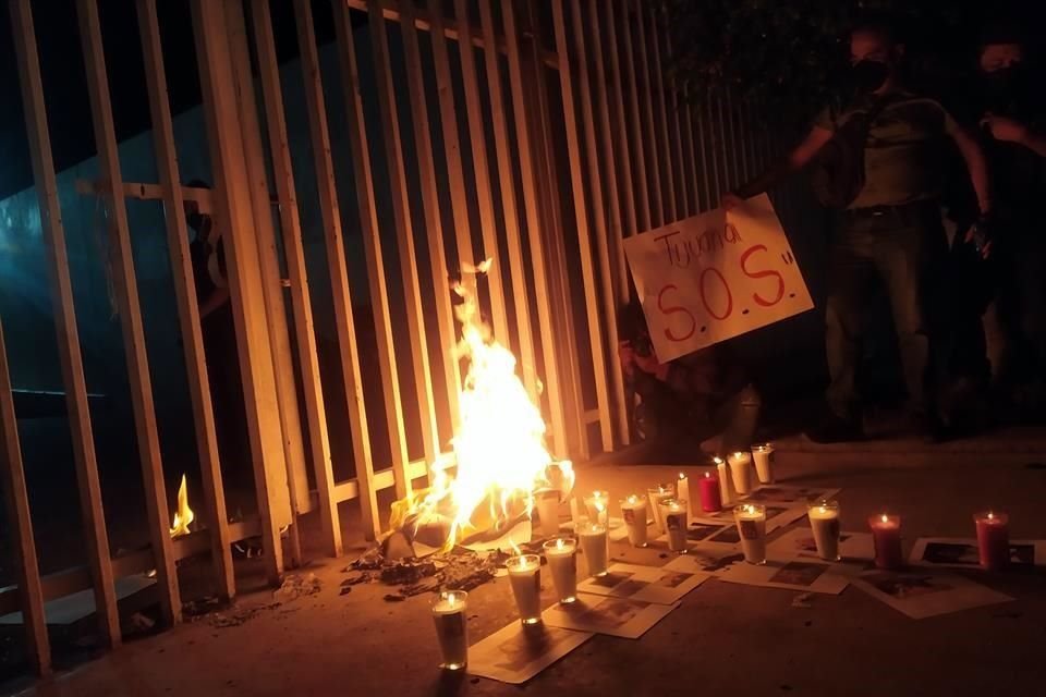 En Guerrero exigieron justicia por el asesinato de los dos periodistas en Tijuana.