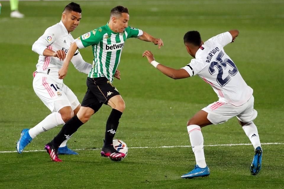 Andrés Guardado dio un gran partido en el medio campo del Betis.