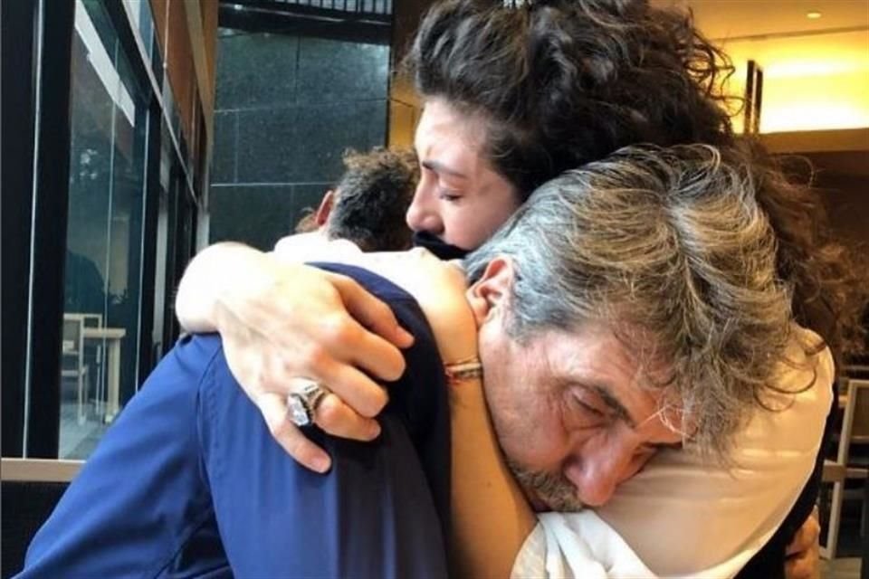 La hija de Diego Verdaguer, Ana Victoria, compartió una fotografía junto a su padre y le agradeció su amor incondicional.