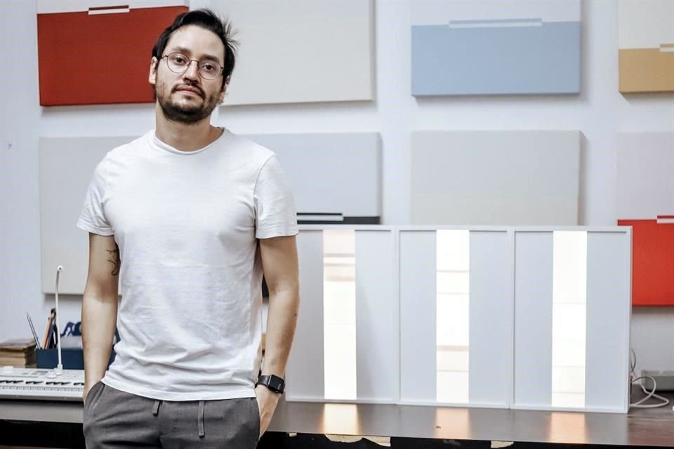 Diego Ascencio ha participado en 15 exposiciones individuales y colectivas.