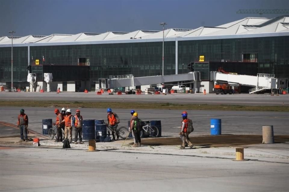 El ingeniero Alfredo Coliente indicó que ya están confirmados dos vuelos inaugurales, para Tijuana y para Cancún, aunque insistió en que debe ser la empresa administradora la que informe.