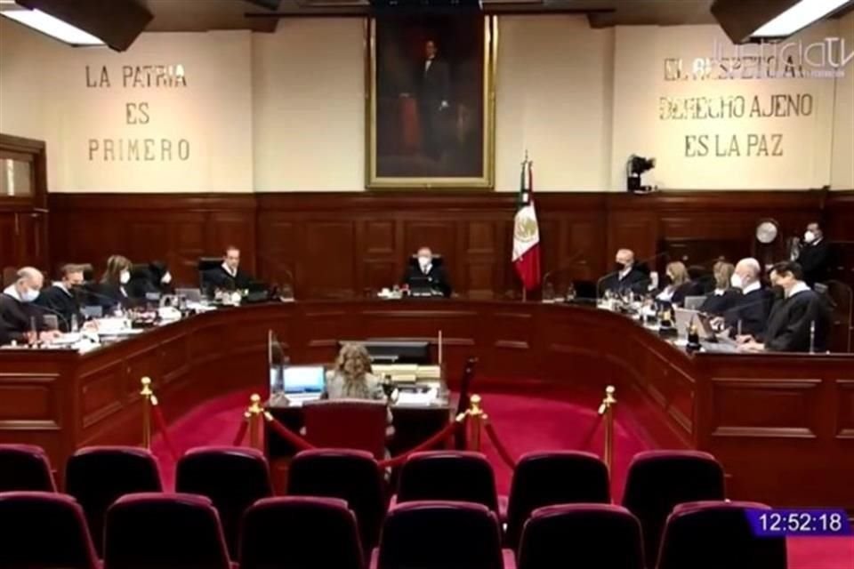 Por siete votos contra cuatro, el Pleno de la Corte consideró inconstitucional una porción del artículo 19 de la Ley Federal de Revocación de Mandato.