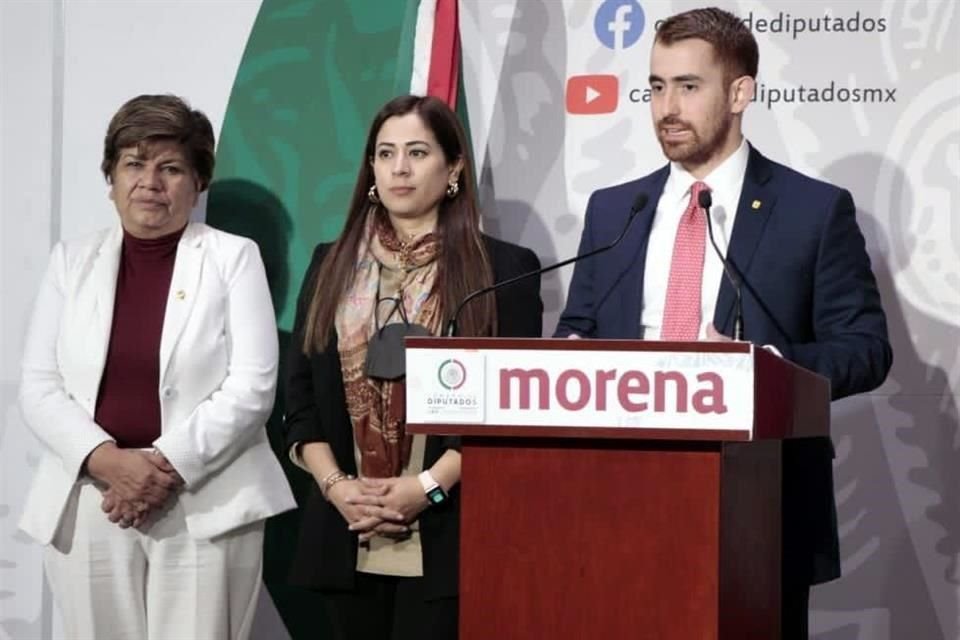 Los Diputados federales morenistas Olga Leticia Chávez (izq. a der.), Berenice Martínez y Mauricio Cantú.