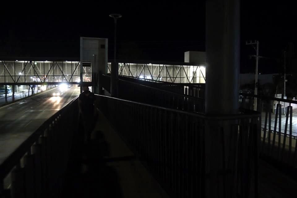 En las rampas tampoco hay iluminación.