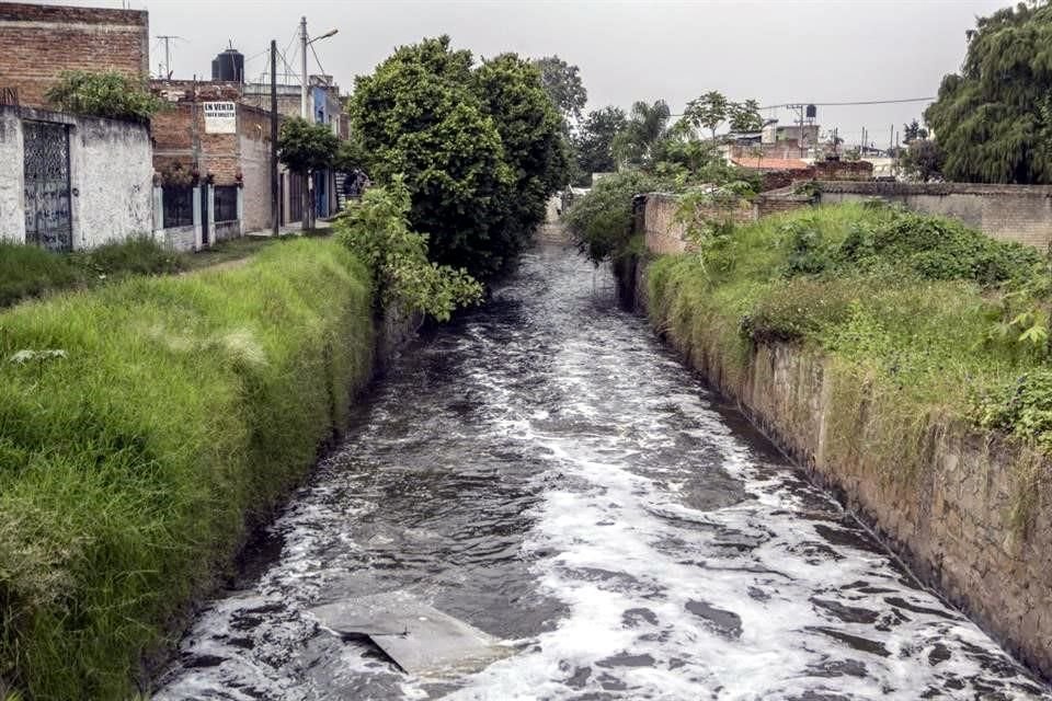 La CEDHJ alertó que los casos de insuficiencia renal crónica han ido en aumento en El Salto, y se podrían atribuir a la contaminación del Río Santiago.