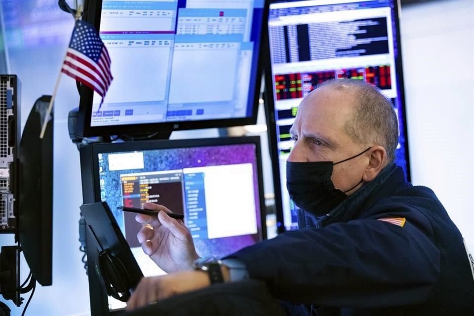 Wall Street cortó una racha de cuatro avances diarios afectado por el desplome de las tecnológicas.