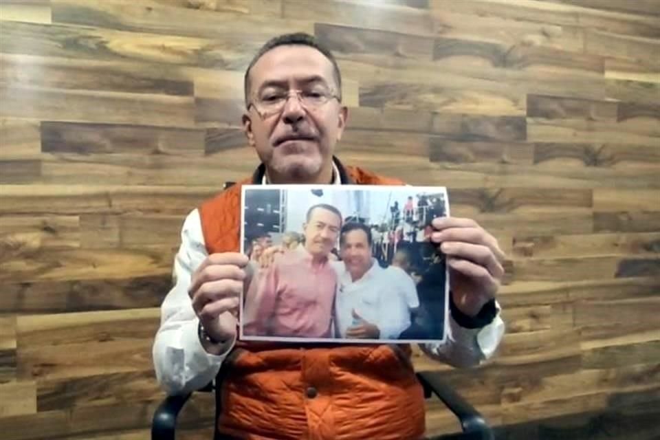 Tras el atentado que sufrió José Juan Soltero Meza arremetió contra Pablo Lemus, y hasta mostró una foto para demostrar que ambos tuvieron nexos en el sufrió.