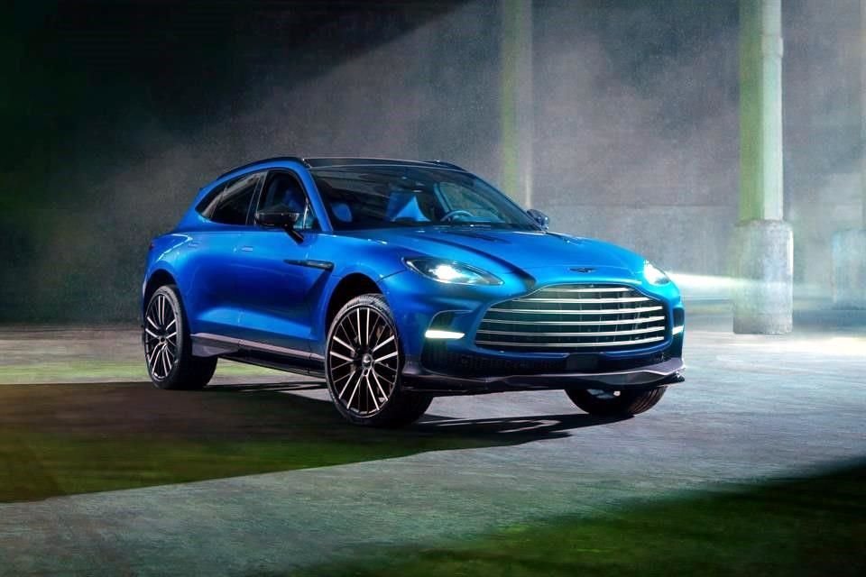 La velocidad máxima que alcanza el Aston Martin DBX707 es de 310 km/h.