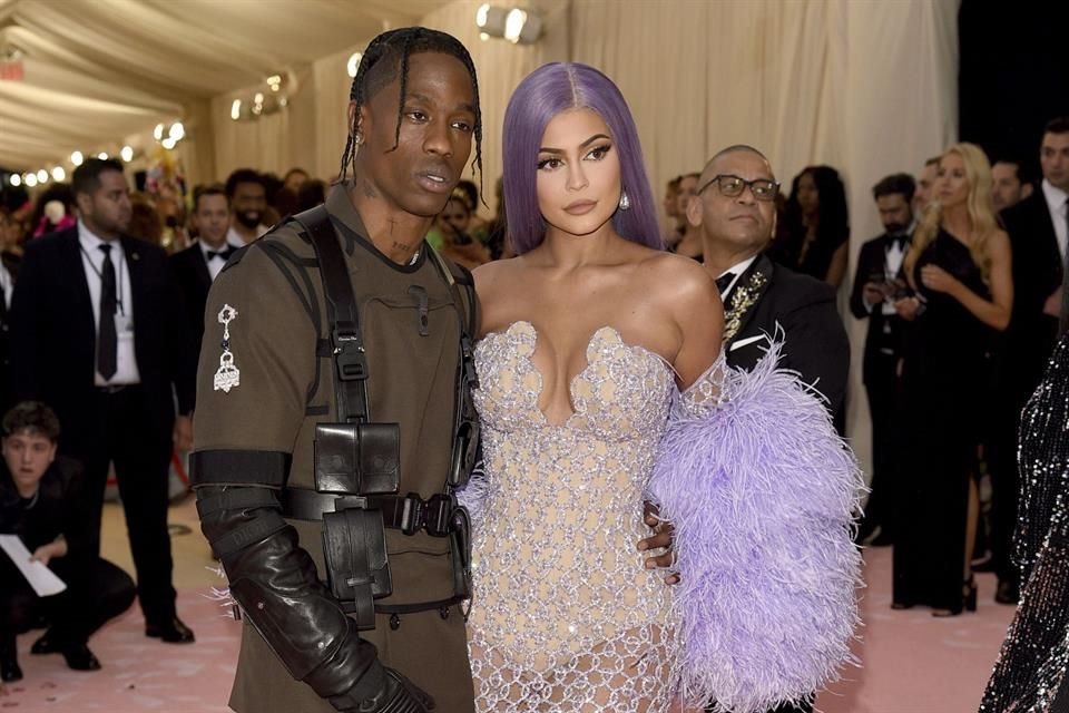 Travis Scott y Kylie Jenner se convirtieron en padres por segunda ocasión.