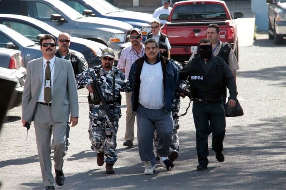 'El Tatuado', acusado por tentativa de homicidio en 1997, detenido por robo en 1999 y con 10 arrestos por faltas administrativas en su historial.