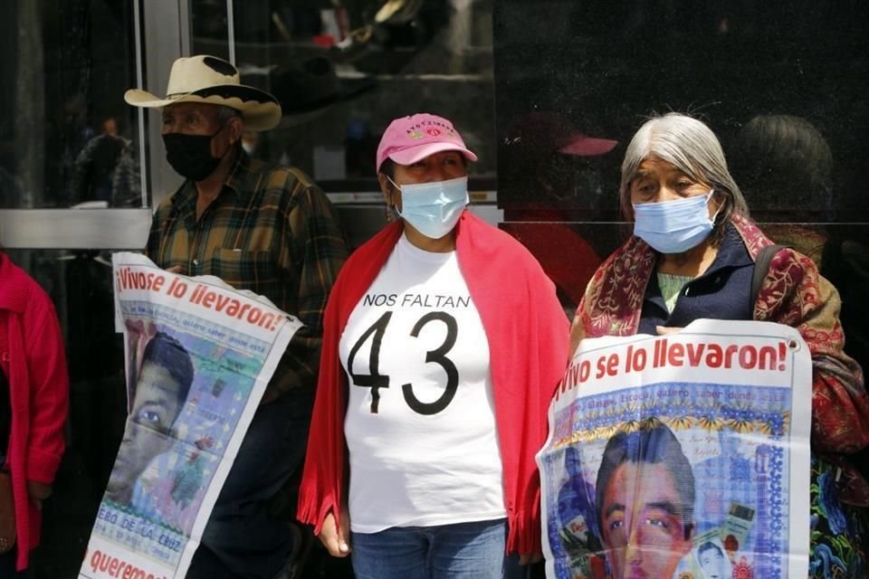 El Presidente López Obrador ha informado que Estados Unidos accedió a entregar un expediente elaborado sobre el caso de los 43.