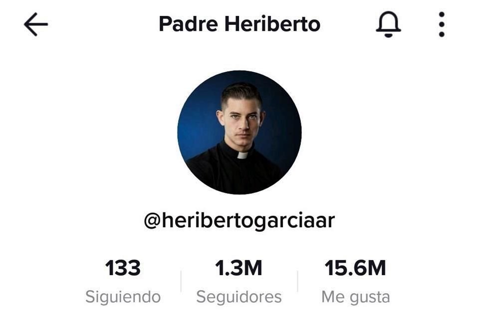 El sacerdote tiene más de un millón de seguidores en la red social.