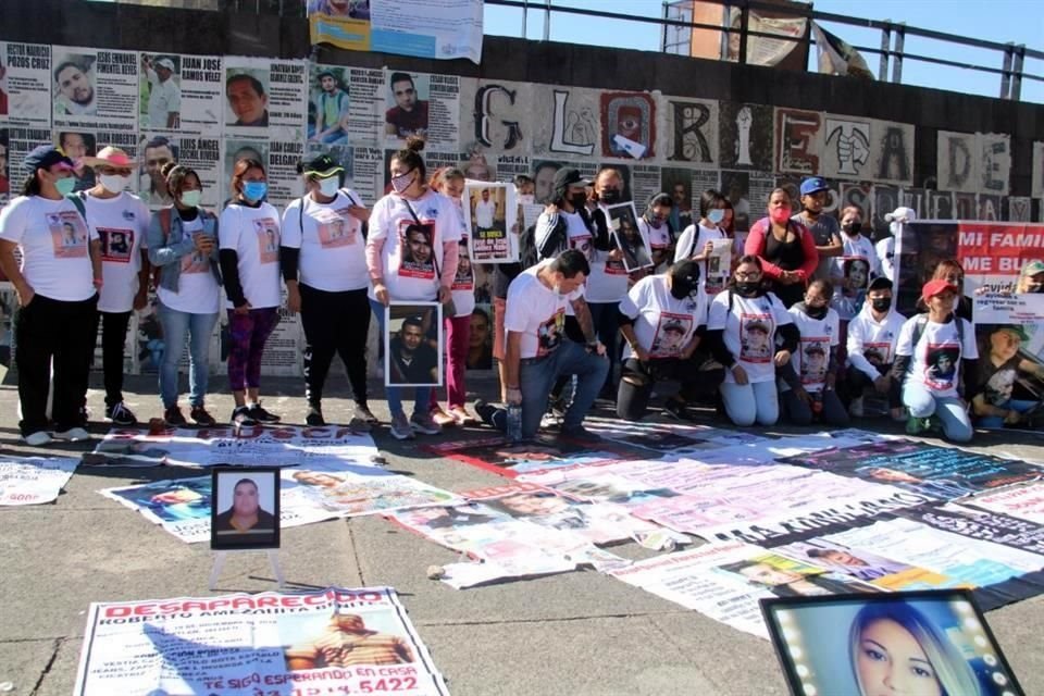 Familiares de personas desaparecidas realizan una marcha en solidaridad con la familia de Eduardo Salomón, y recordando a sus ausentes.