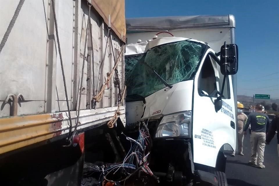 La cabina del automotor quedó destruida en el impacto.