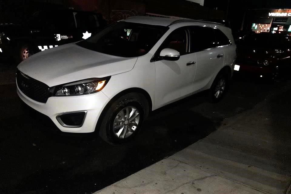 Al menor de edad le encontraron la llave de la camioneta KIA, por lo que se presume que él iba conduciendo.