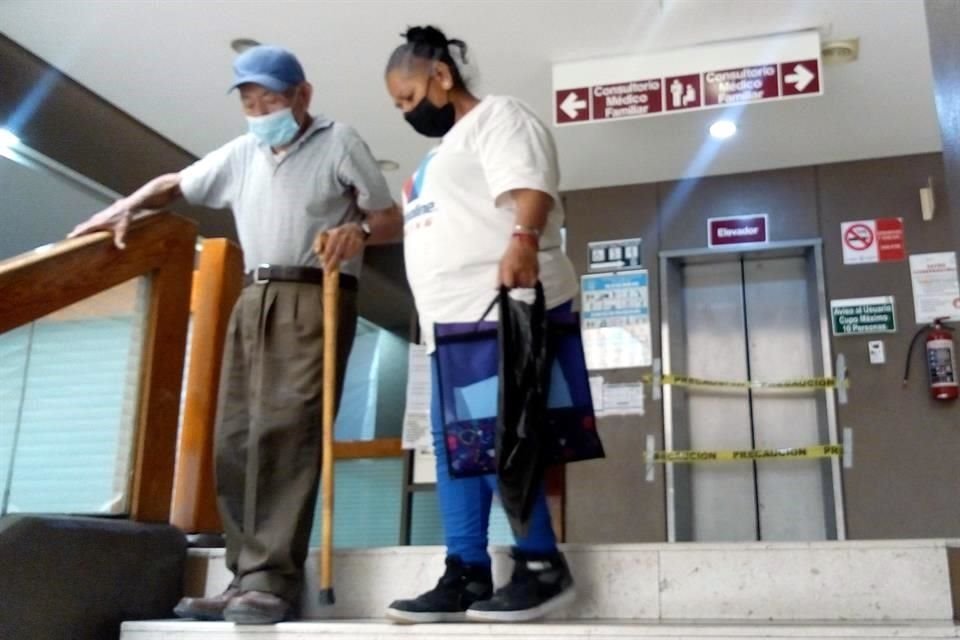 Algunos pacientes sufren al utilizar las escaleras.
