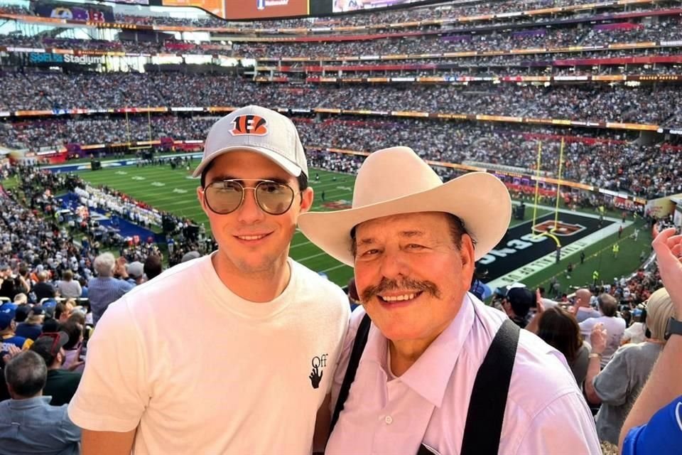 El Senador morenista Armando Guadiana compartió fotos en el SoFi Stadium de Los Ángeles, donde se celebró el Super Bowl LVI.