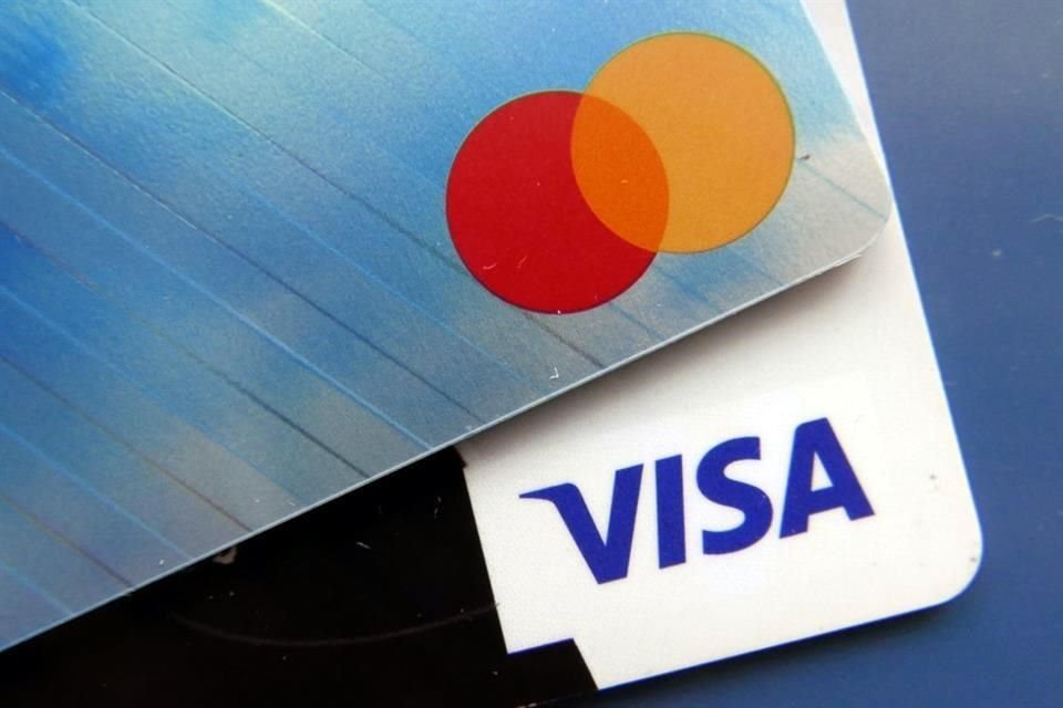 De acuerdo con especialistas, las tasas de las tarjetas de crédito responden principalmente a lo que hace el Banco de México.