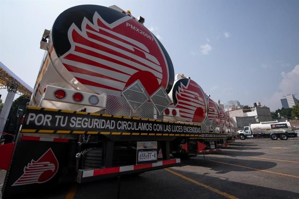 Pemex carga con una deuda financiera de 109 mil millones de dólares.