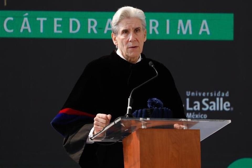 La revolución tecnológica detonada por el Covid-19 en el sector pedagógico demanda un rediseño educativo, afirma Julio Frenk Mora.