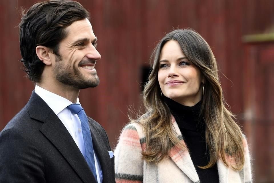 Los príncipes de Suecia, Carlos Felipe y Sofía, recibieron este fin de semana a su tercer hijo, el pequeño Julián, nombrado Duque de Halland.