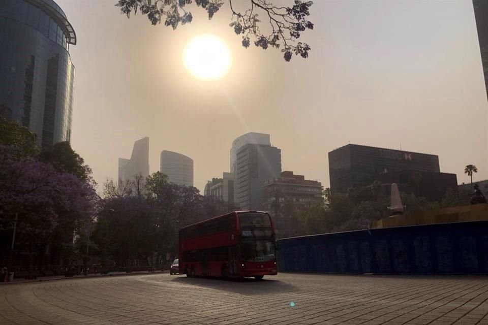 Ante vientos de hasta 59 km/h que se prevén en la Ciudad esta tarde-noche, Protección Civil pidió a ciudadanos medidas preventivas como quitar de azoteas objetos que se puedan caer.