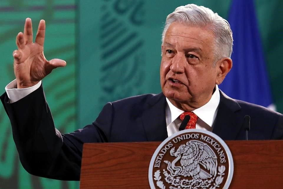 AMLO dijo que Banxico debería ser más transparente sobre los beneficios de sus reservas internacionales.