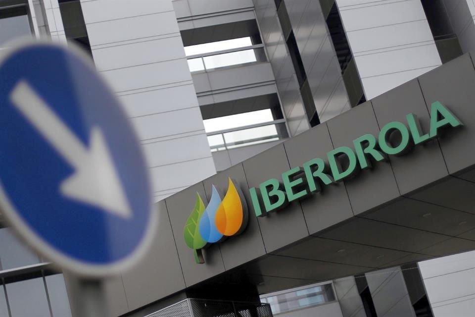 Iberdrola advirtió que si las autoridades no le dan los permisos que busca para su central eléctrica en Monterrey iniciará acciones legales.